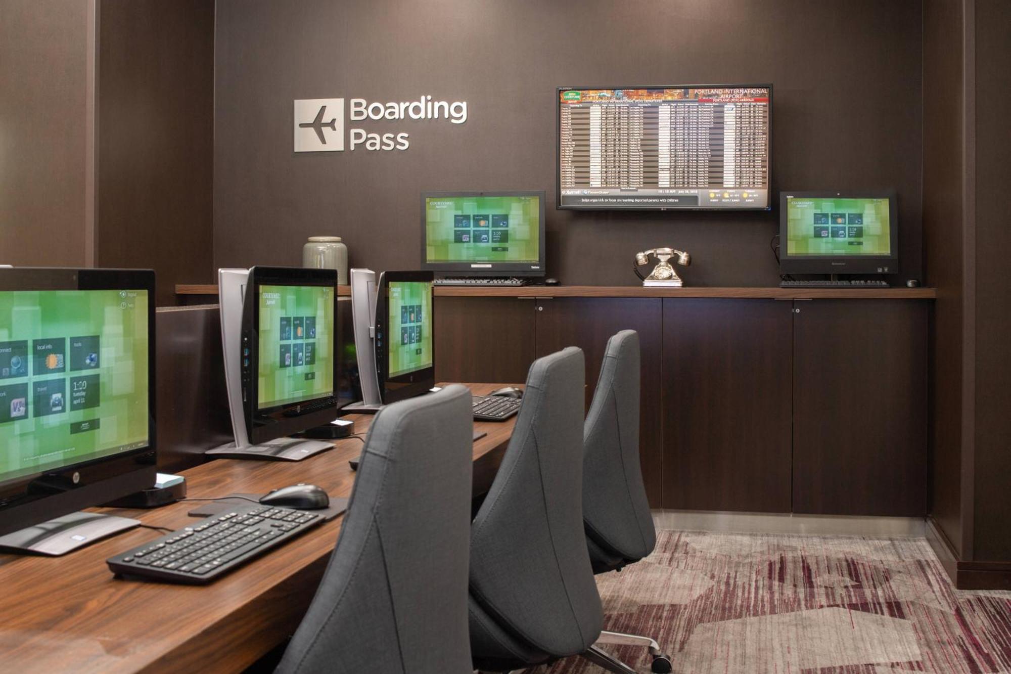 מלון Courtyard By Marriott Portland Airport מראה חיצוני תמונה
