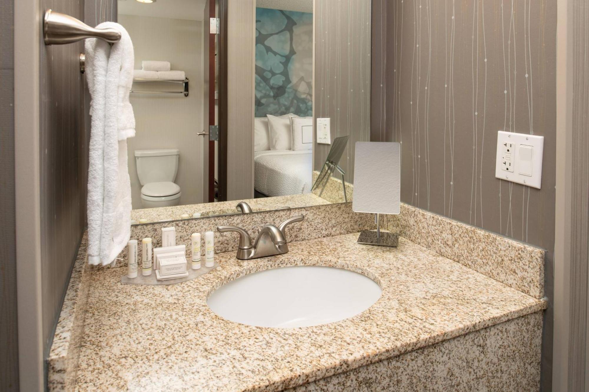 מלון Courtyard By Marriott Portland Airport מראה חיצוני תמונה